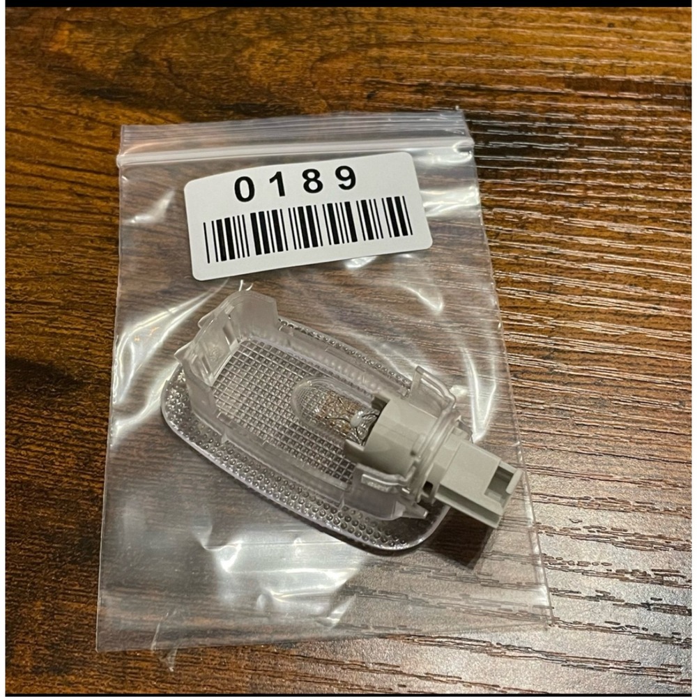 ✅ A 2218200401 Mercedes Interior Courtesy Glove Box Trunk Light Lamp#️⃣0189